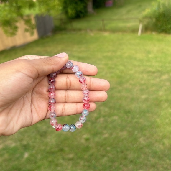 I will be selling bracelets red and blue 3$ each - Picture 4 of 4